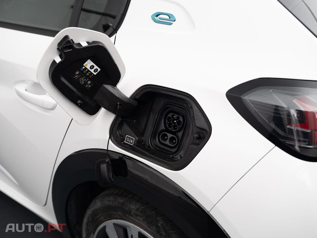 Peugeot E-208 50 kWh Active
