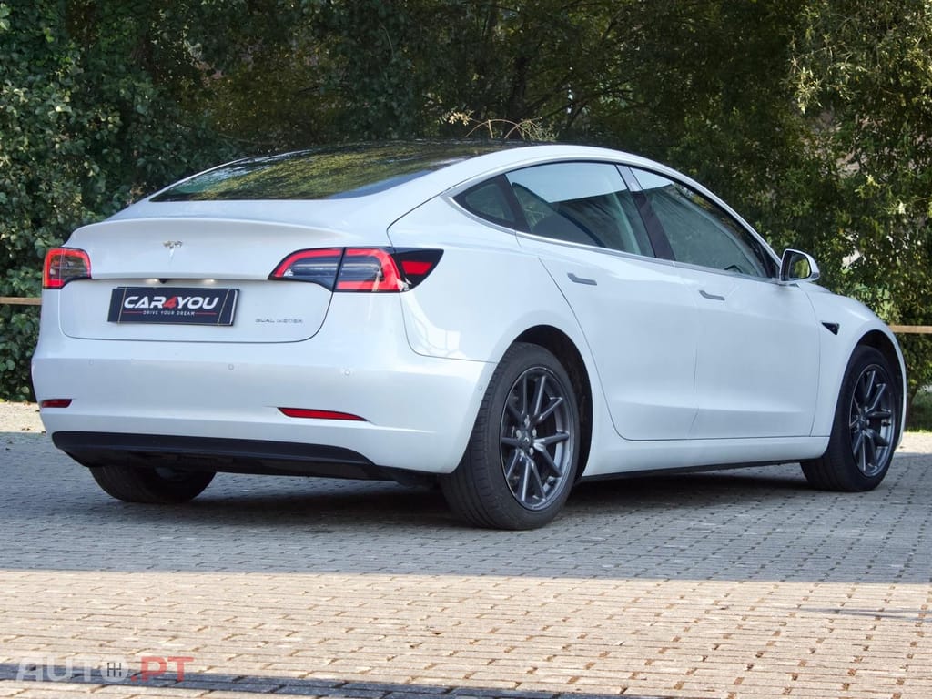 Tesla Model 3 Long-Range Dual Motor AWD