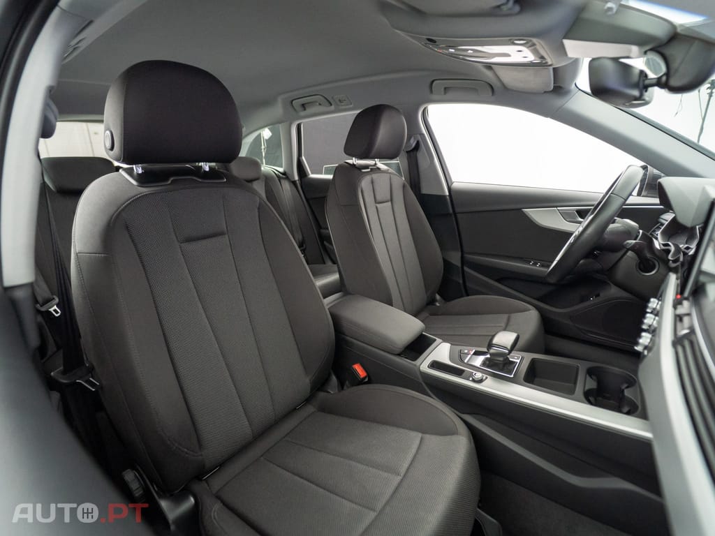 Audi A4 Avant 30 TDI S tronic