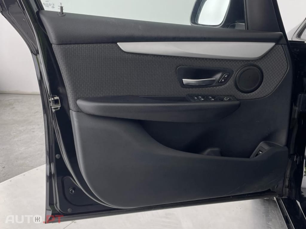 BMW 216 i 7L Advantage