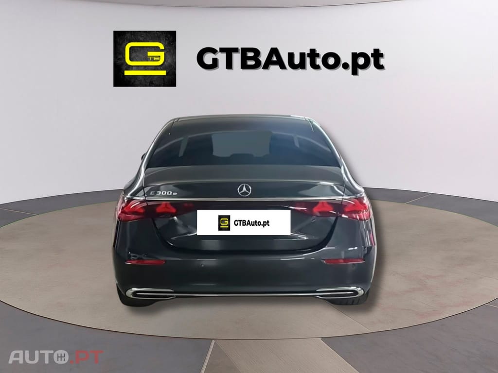 Mercedes-Benz E 300 I.V.A DEDUTIVEL e Avantgarde Adv