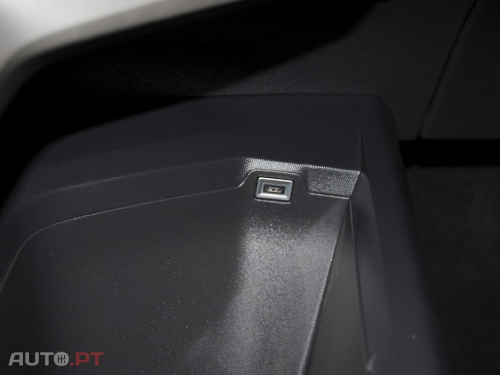 Peugeot 5008 1.2 Hybrid Allure e-DCS6