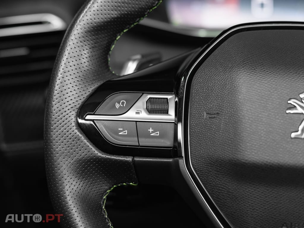 Peugeot 208 1.2 PureTech GT EAT8