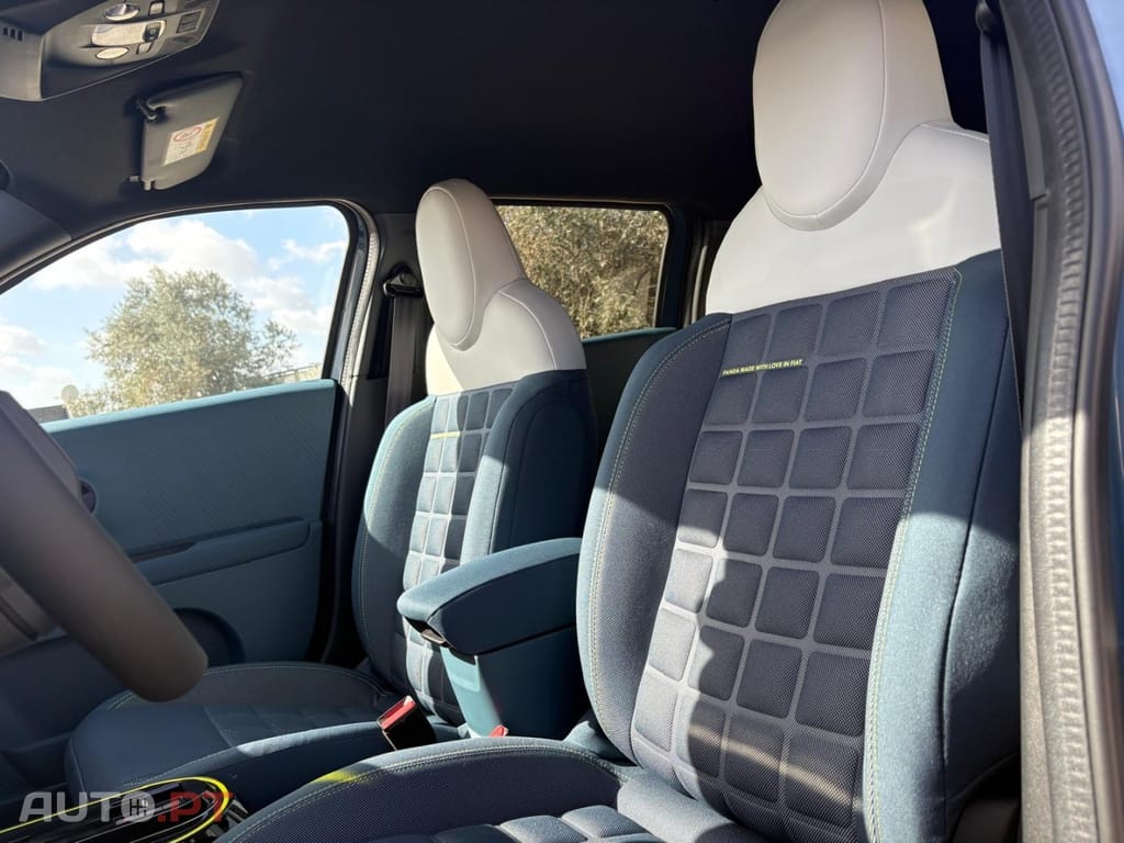 Fiat Grande Panda 1.2 Hybrid La Prima eDCT