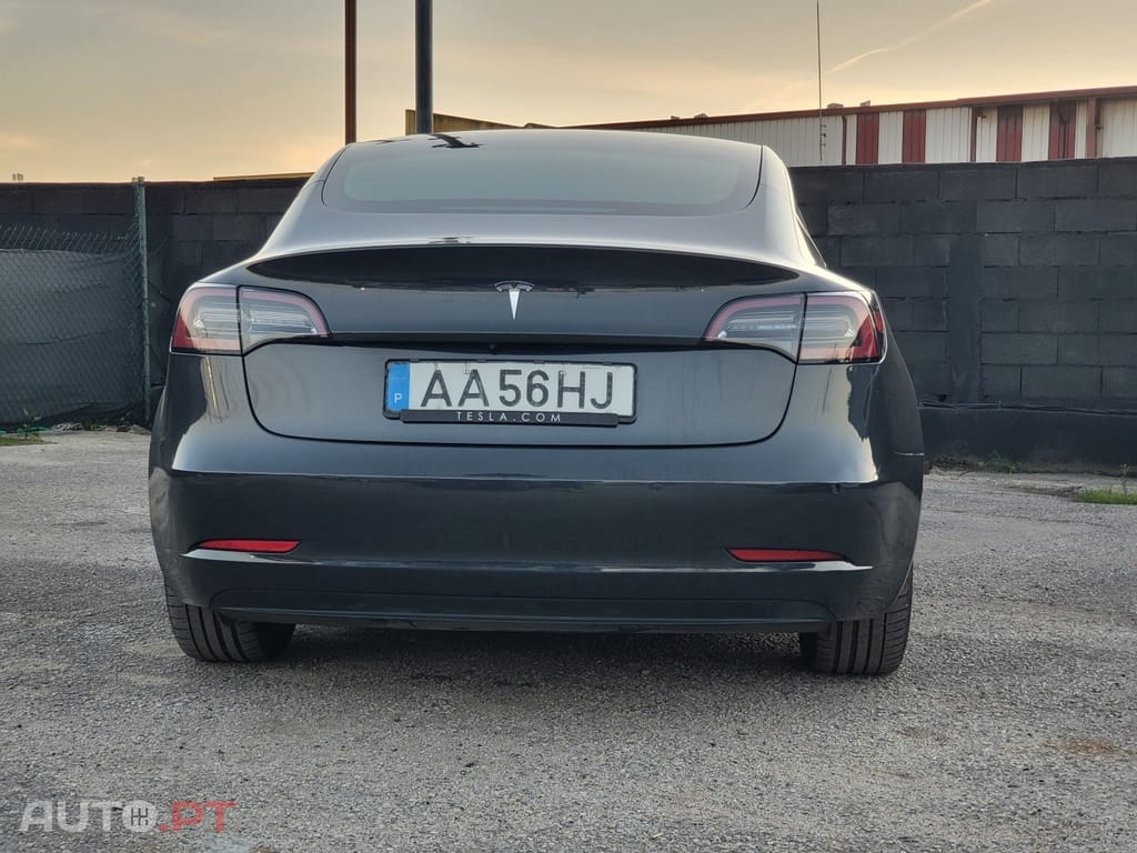 Tesla Model 3 Long-Range RWD