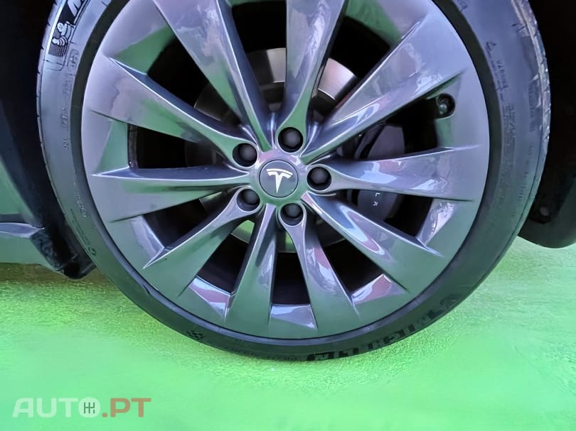 Tesla Model X 100D