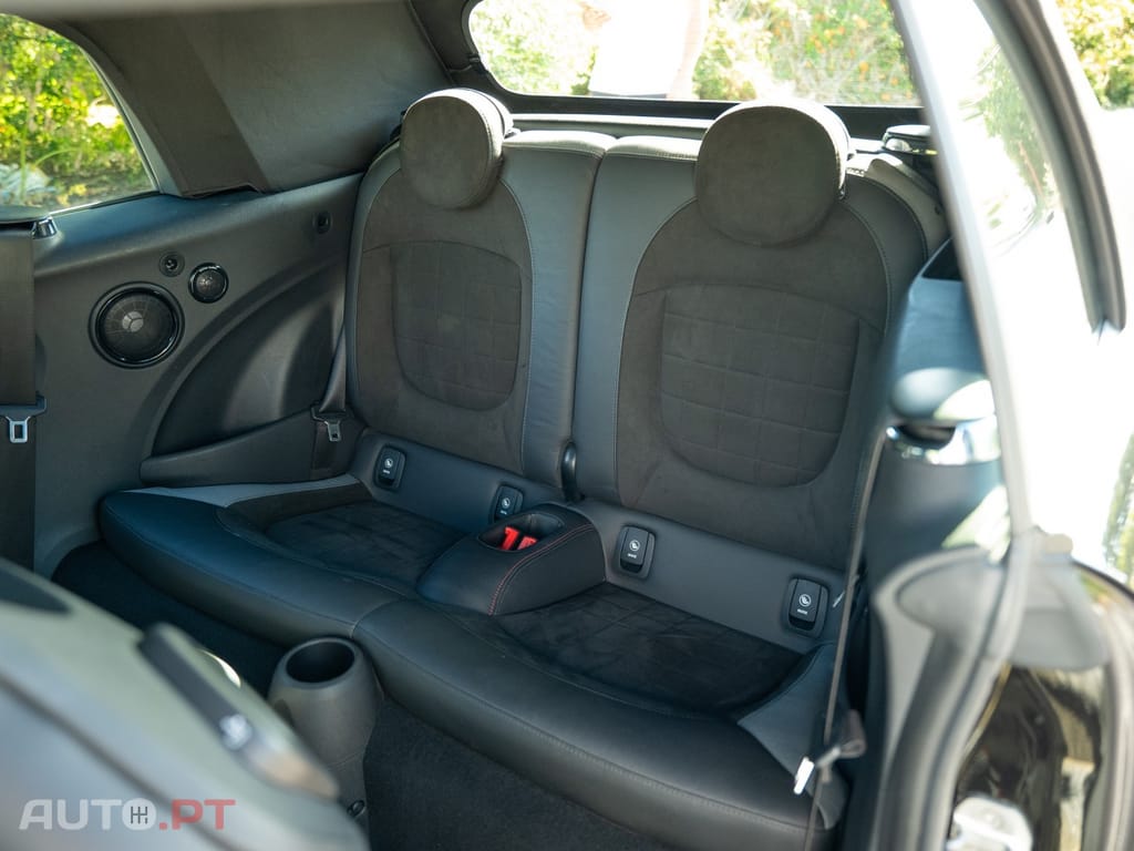 MINI Cabrio John Cooper Works Auto Desportiva