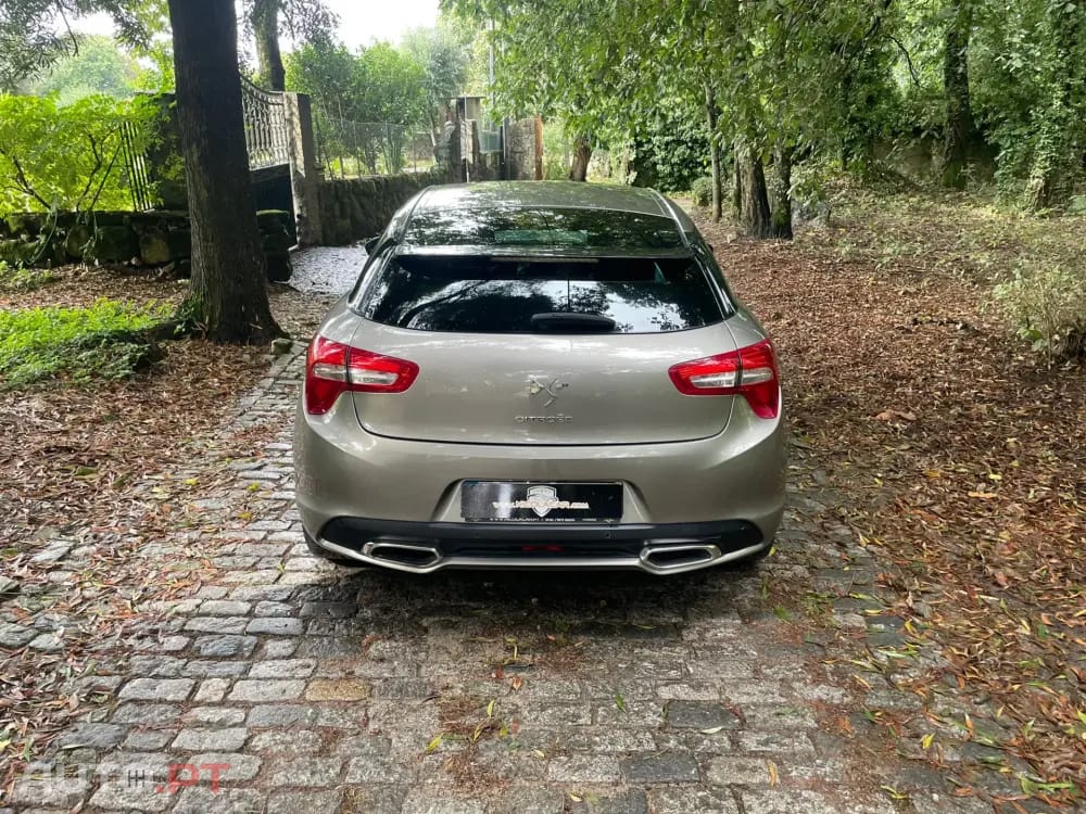 Citroen DS5 2.0 HDi Hy4 So Chic CMP6 102g