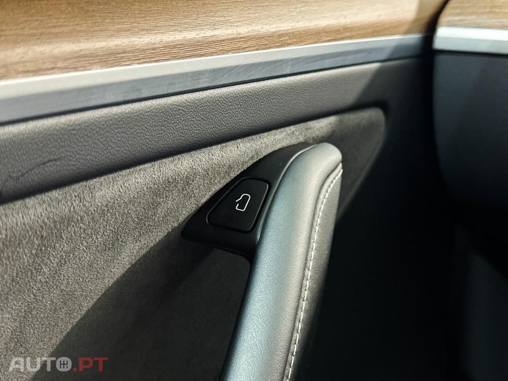 Tesla Model Y Long Range Dual Motor AWD