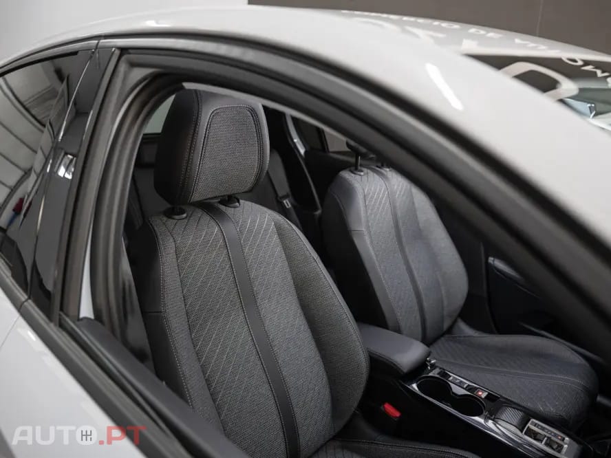 Peugeot E-208 50 kWh Allure