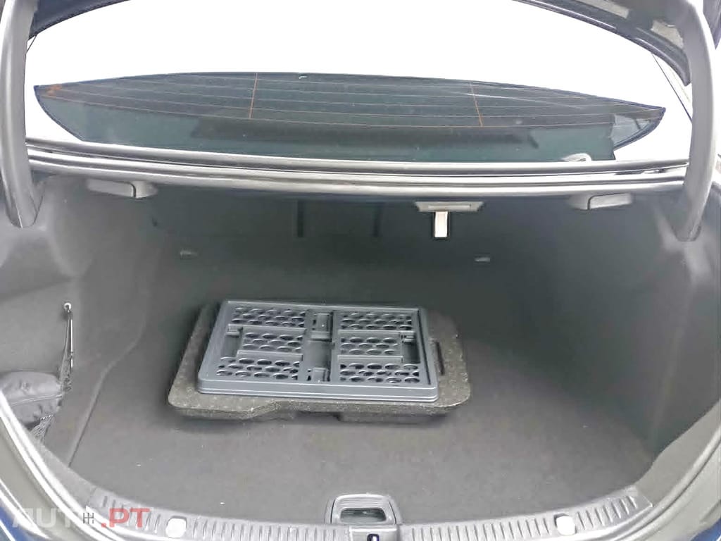 Mercedes-Benz E 220 d 9G-TRONIC AMG Line 194 cv 4Matic