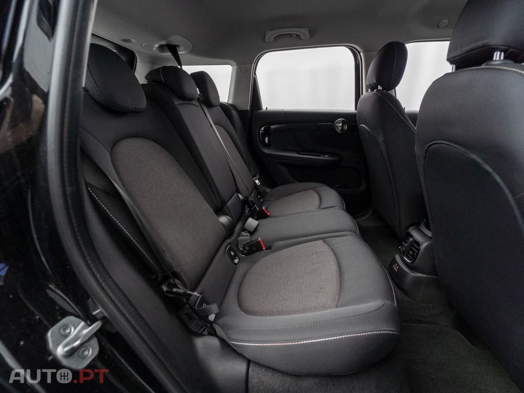 MINI Countryman Cooper SE Premium Essential Auto