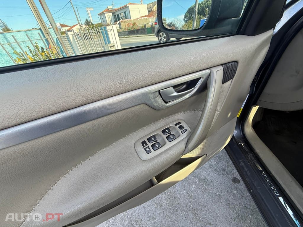 Volvo XC70 2.4 D5 Nivel 2