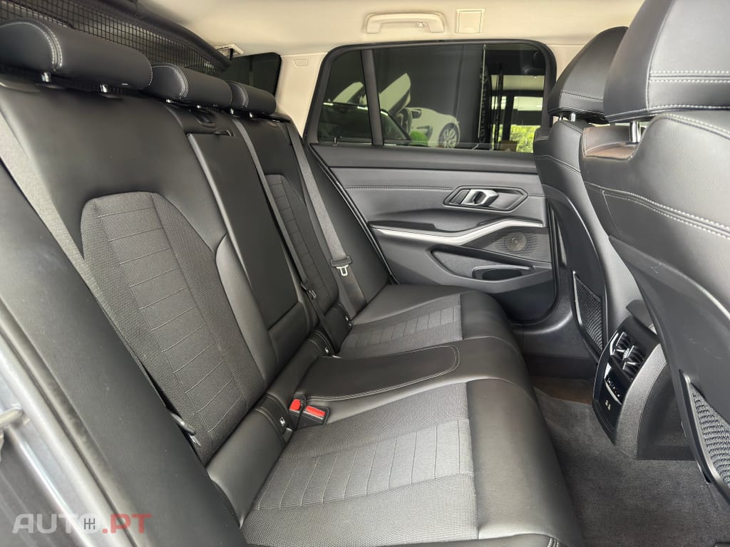 BMW 330 330 e Touring Pack 50 anos M Auto