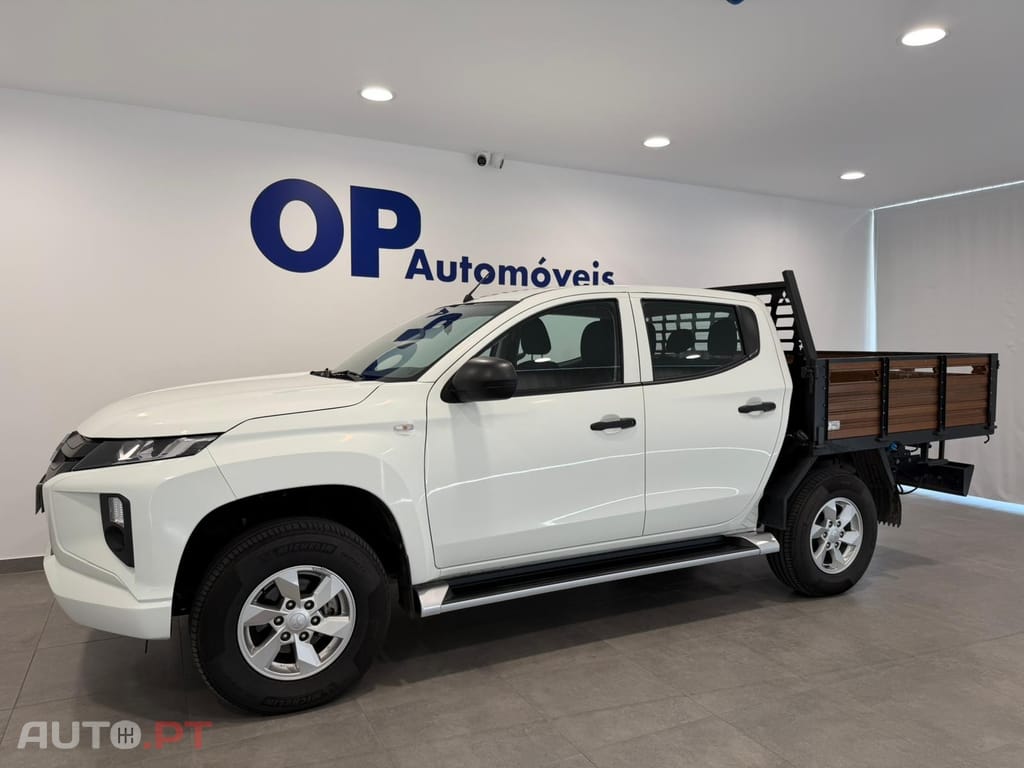 Mitsubishi L200 2.3 DI-D CD Invite 4WD