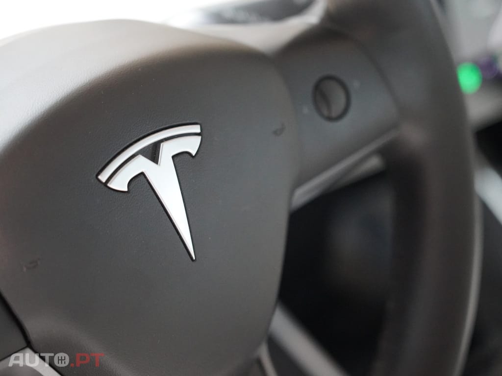 Tesla Model 3 Tração Traseira