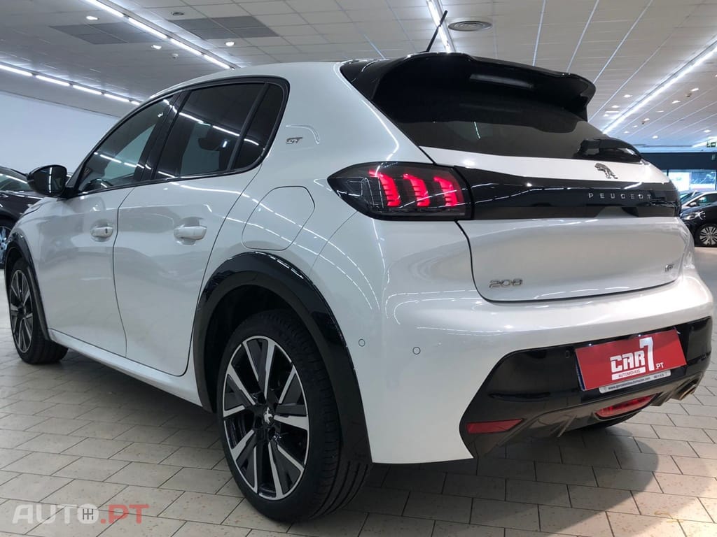 Peugeot 208 1.2 PureTech GT Line EAT8