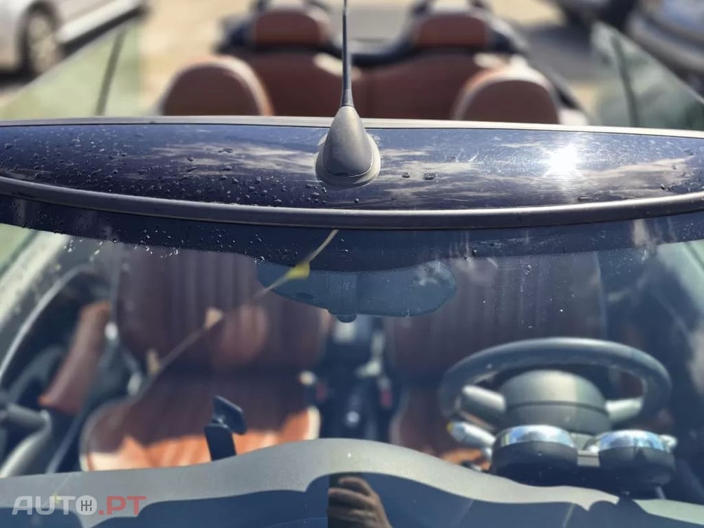 MINI MINI Cooper S Sidewalk