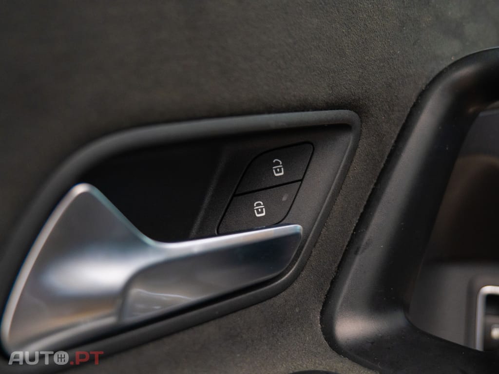 Mercedes-Benz A 250 e 8G-DCT AMG Line