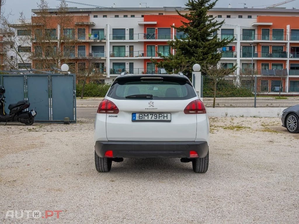 Peugeot 2008 PureTech 110 GPF Stop&Start EAT6 Signature