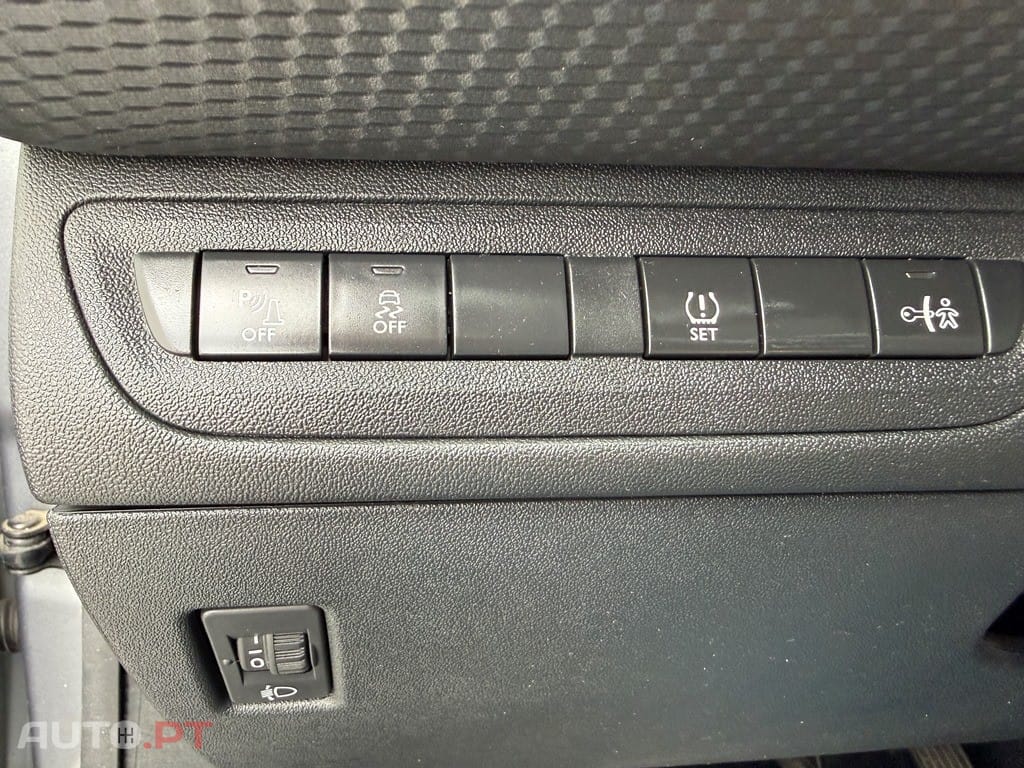 Peugeot 2008 1.2 VTi Active