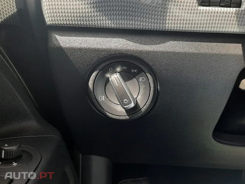 Volkswagen e-Up Entry