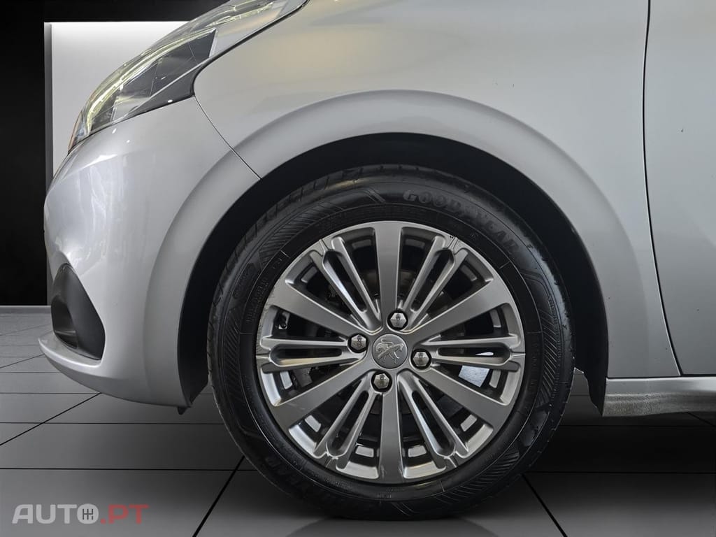 Peugeot 208 1.2 PureTech Signature