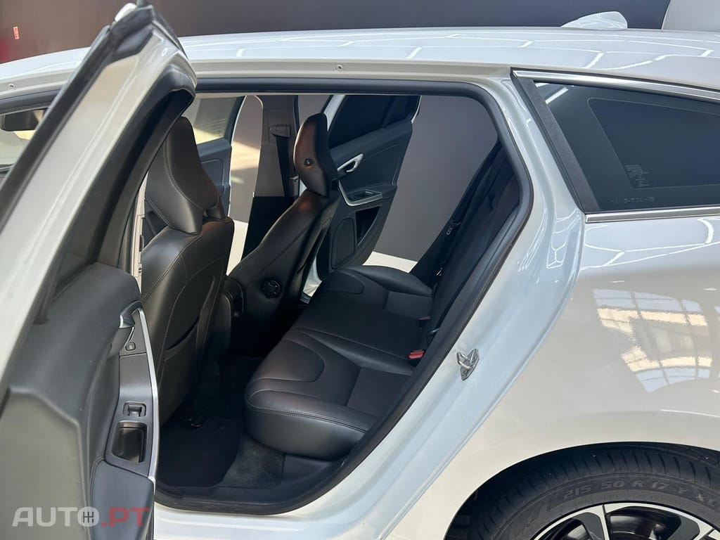 Volvo V60 2.0 D4 Momentum Eco