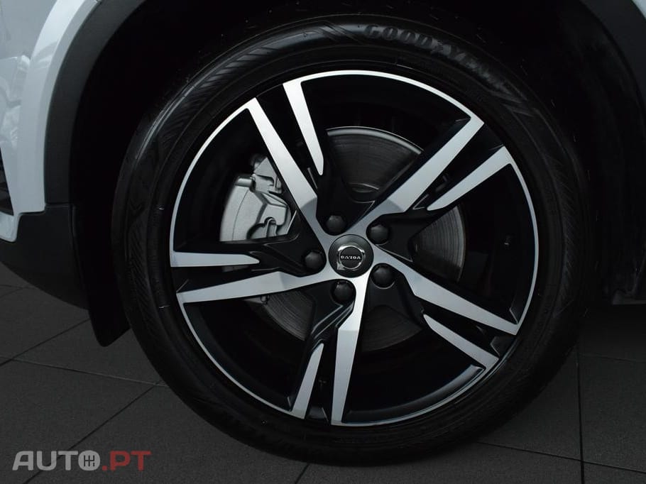 Volvo XC40 1.5 T5 PHEV R-Design Expression