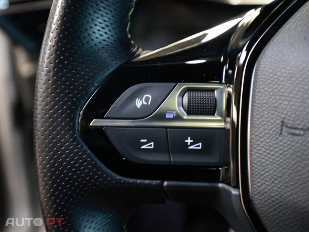 Peugeot E-2008 GT I.V.A DEDUTIVEL