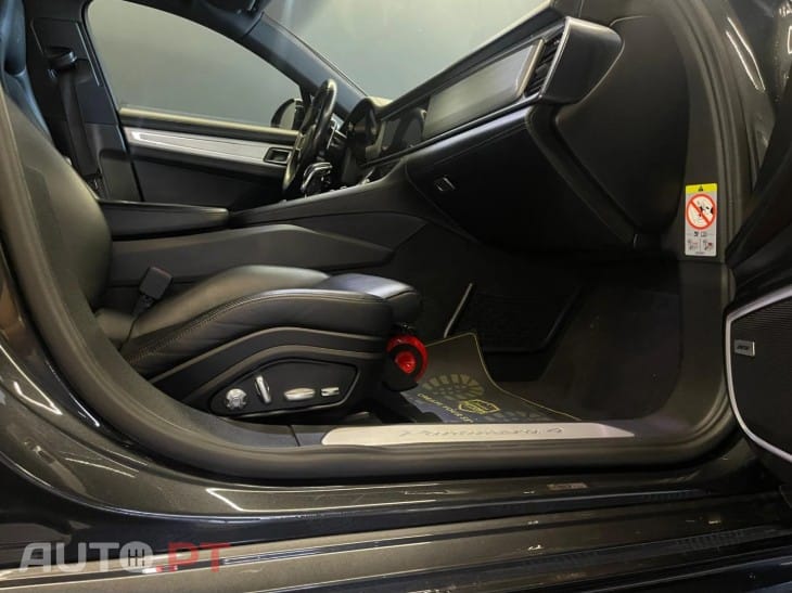 Porsche Panamera 4 E-Hybrid