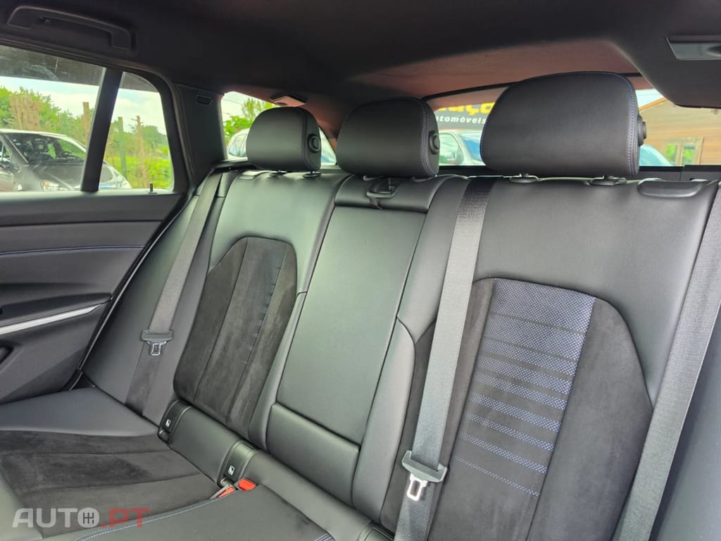BMW 330 e Pack M Auto — fotografia 14