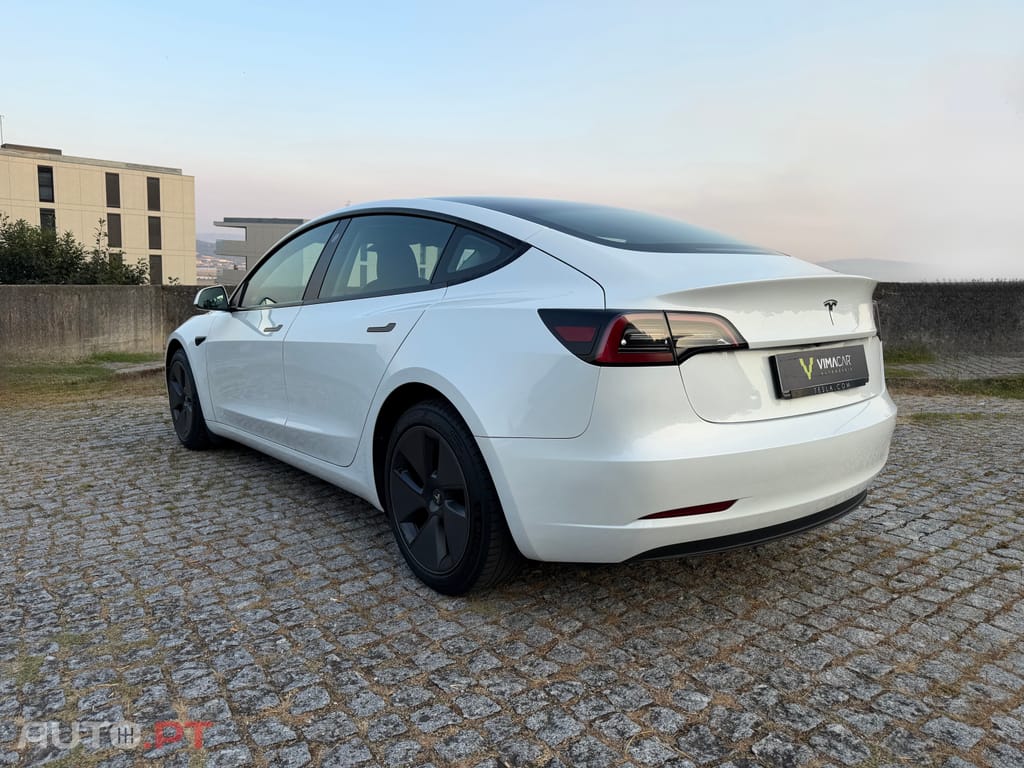 Tesla Model 3 RWD