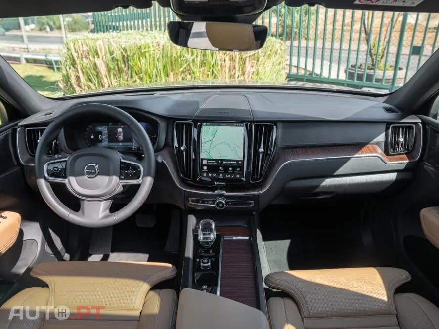 Volvo XC60 T8 AWD Recharge Ultimate Bright
