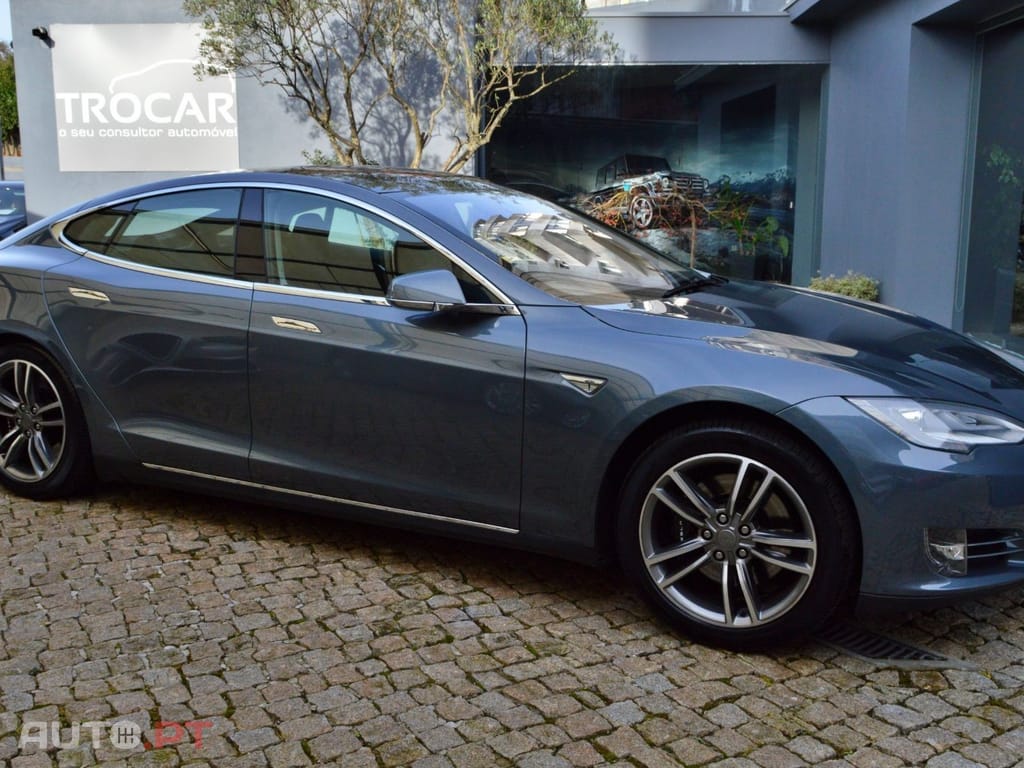 Tesla Model S 85 Perfomance