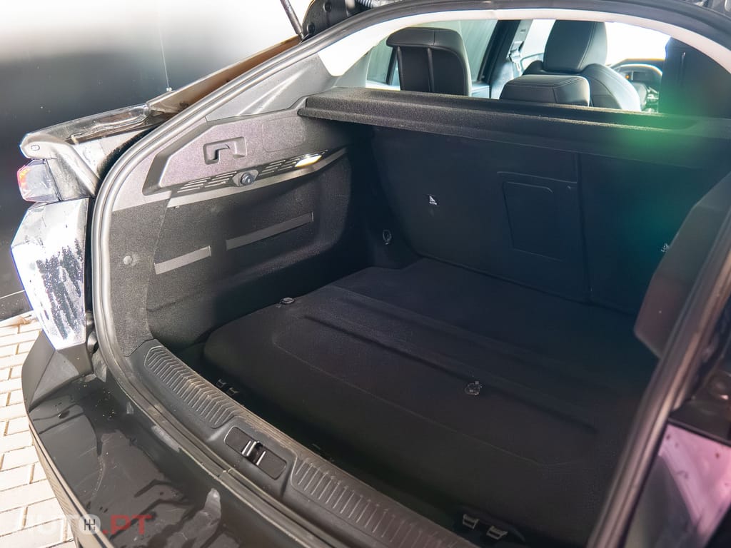 Peugeot 408 1.2 PureTech Allure EAT8