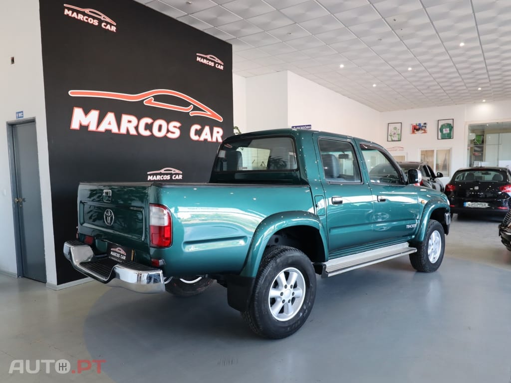 Toyota Hilux 2.4 TD LN165LSR Tracker
