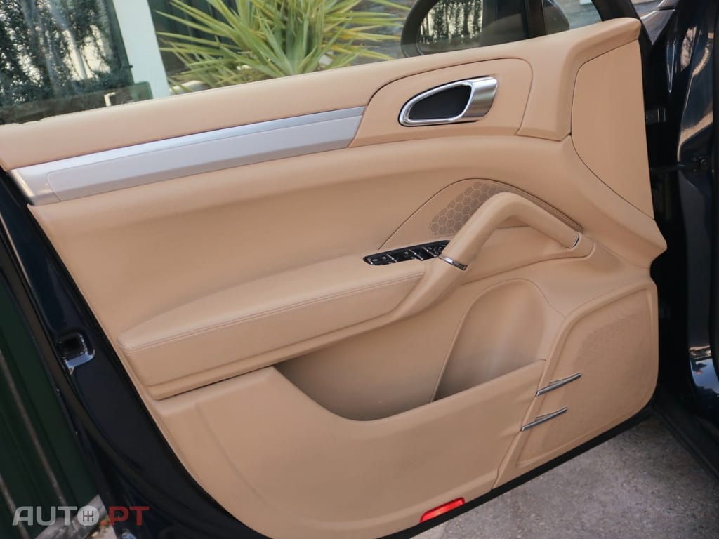 Porsche Cayenne S Hybrid