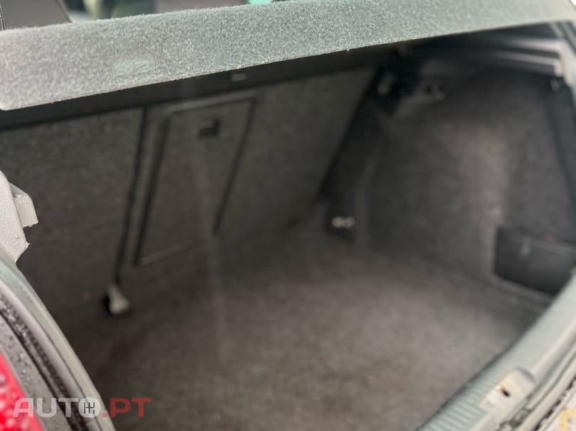 Volkswagen Golf 30 anos