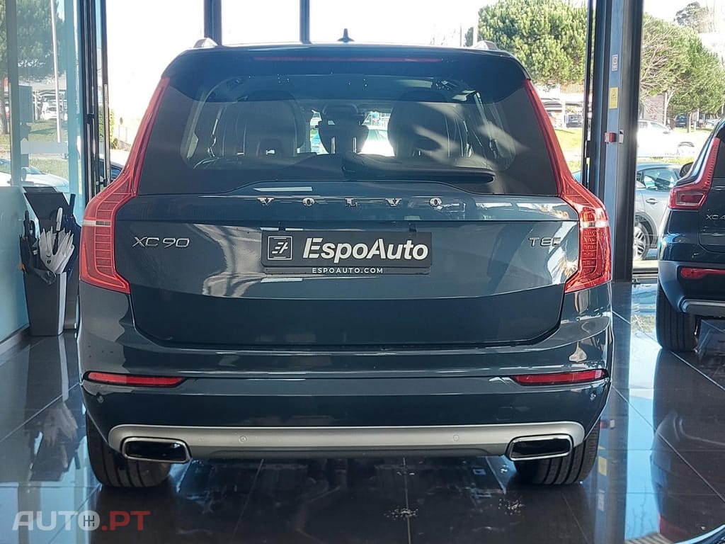 Volvo XC90 2.0 T8 PHEV Momentum Plus AWD