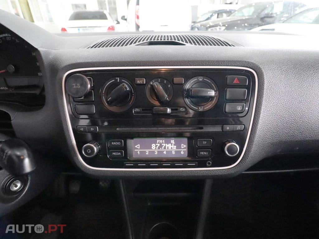 Volkswagen Up! 1.0 Take