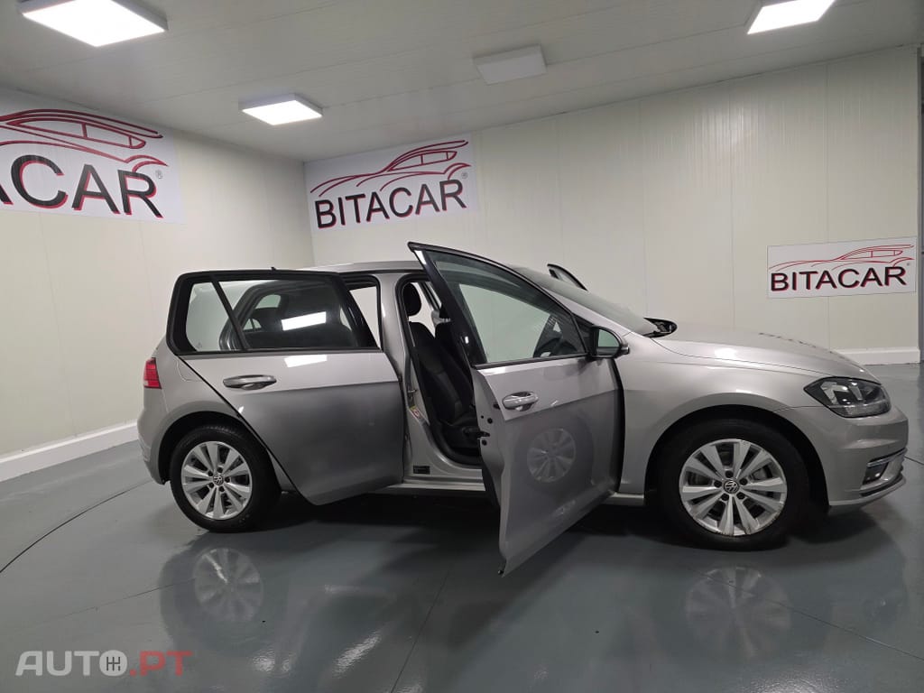 Volkswagen Golf 1.6 TDI Confortline