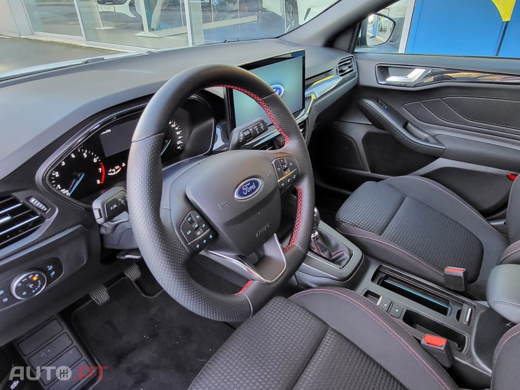 Ford Focus 1.0 EcoBoost MHEV ST-Line