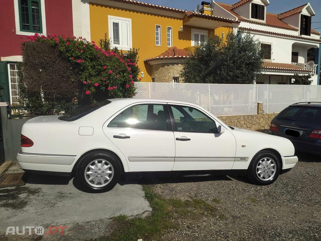 Mercedes-Benz E 220 d Elegance