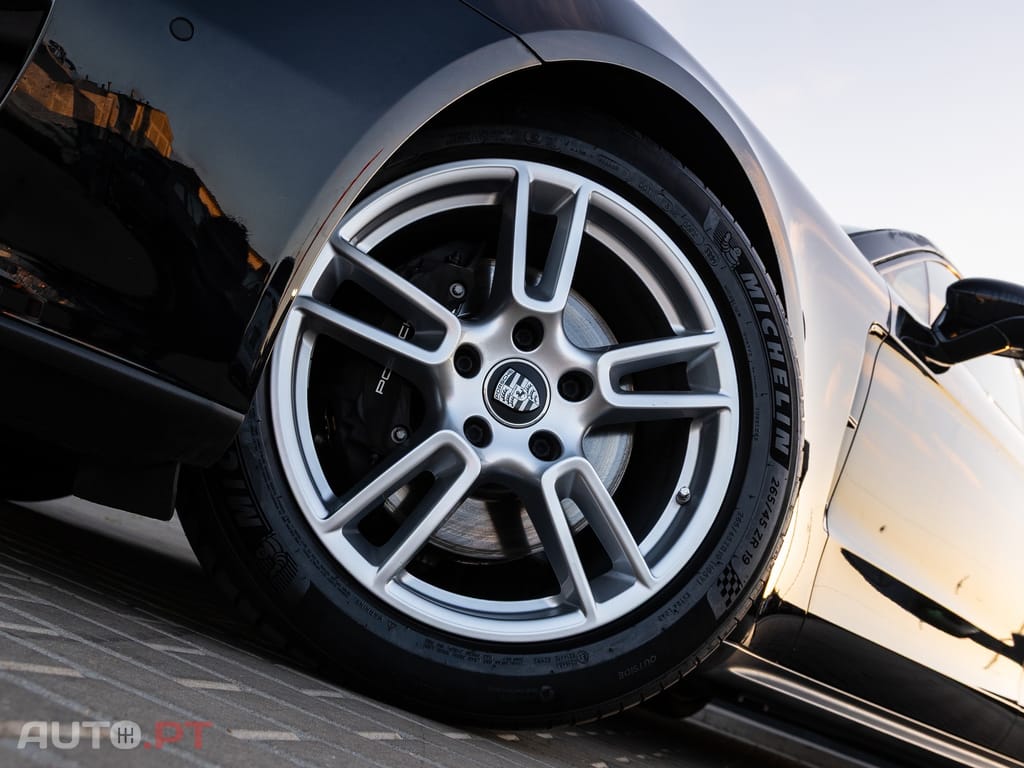 Porsche Panamera 4