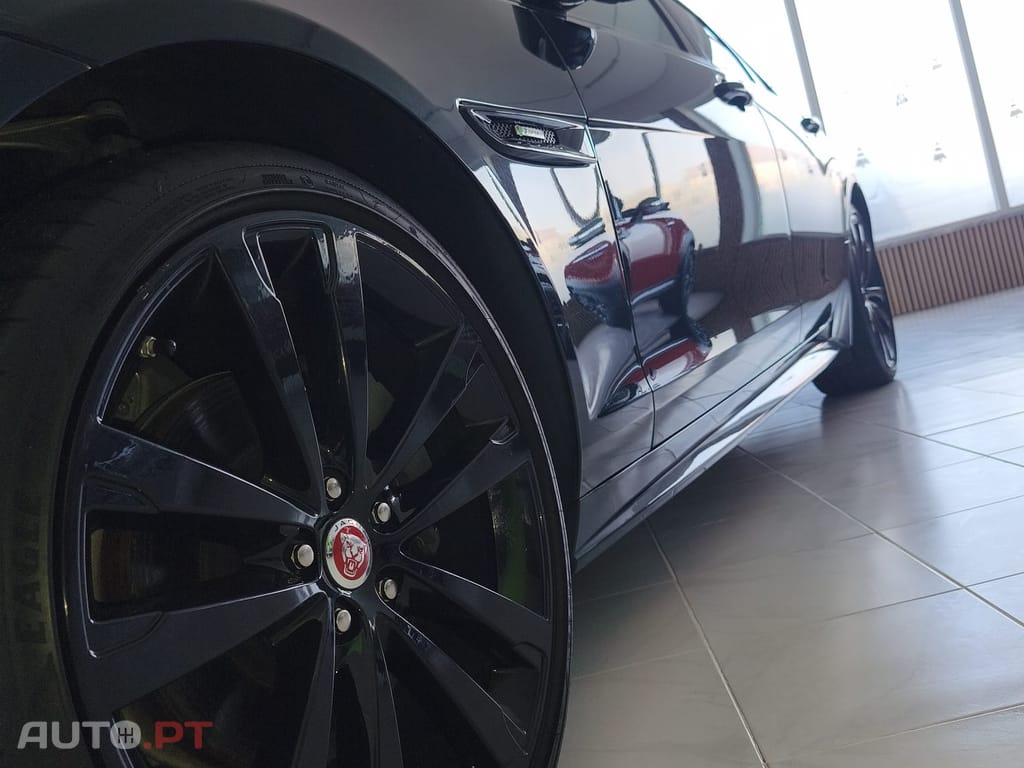 Jaguar XF 2.0D R-Sport