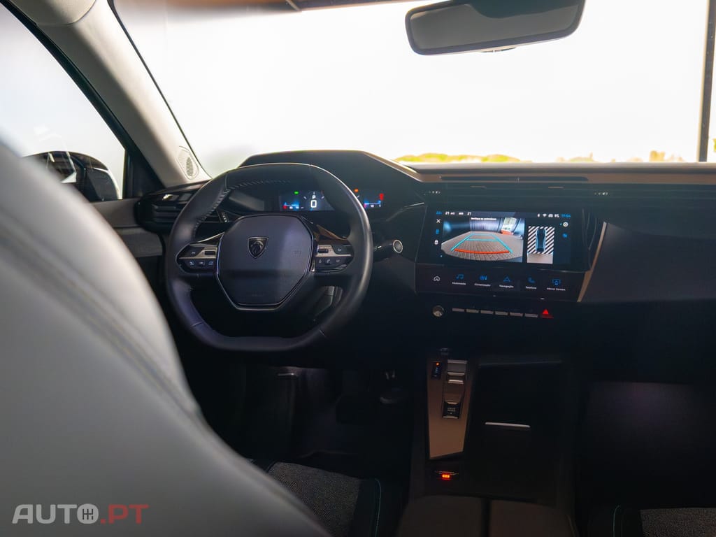 Peugeot 408 1.2 PureTech Allure EAT8