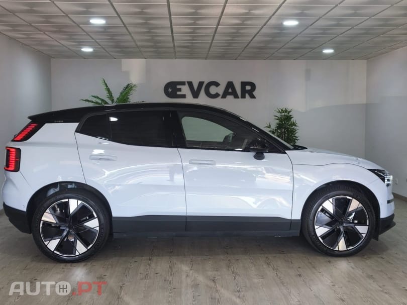 Volvo EX30 Single Motor Extended Range RWD Ultra