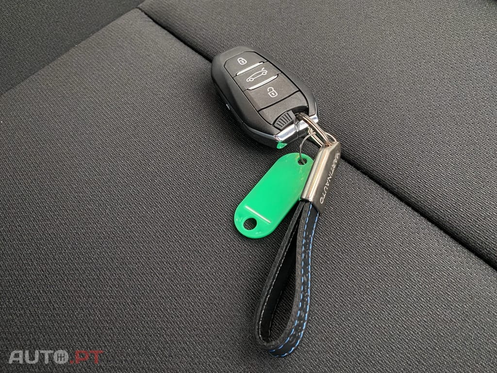 Jeep Avenger 1.2 e-Hybrid Black Edition DCT