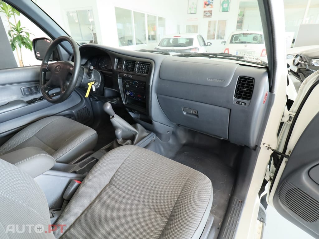 Toyota Hilux 2.5 D-4D CE AC